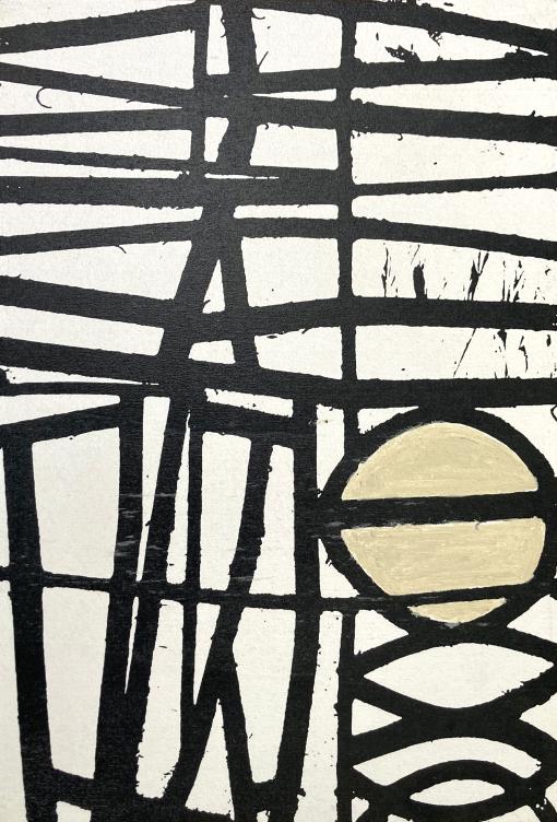 Abstraktes Kunstwerk mit schwarzen, unregelmäßigen Linien und einem beigen Kreis auf weißem Hintergrund.