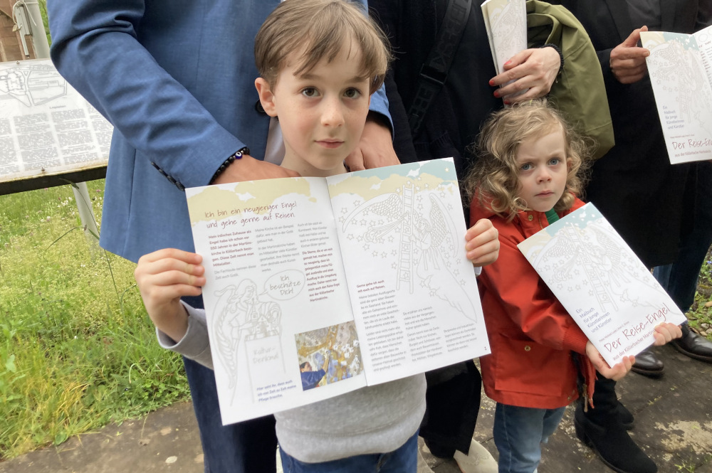 Réédition du livre de coloriage et du livre pour enfants Ange de voyage